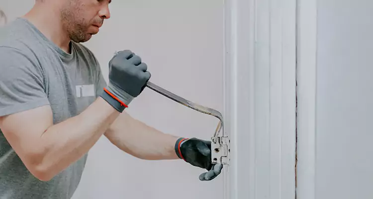 Cracked Door Jamb Repair in Buenaventura Lakes, FL