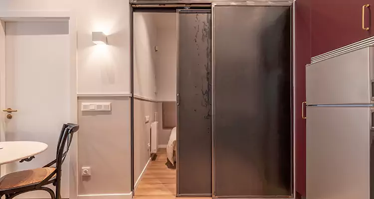 We Fix Closet Sliding Door in Buenaventura Lakes, FL 