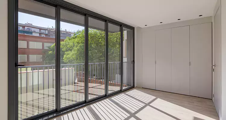 Balcony Sliding Glass Doors in Buenaventura Lakes, FL